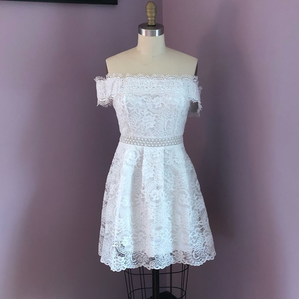 Francesca’s lace dress